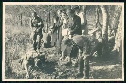 7x Foto AK Soldaten Wehrmacht mit Zivilisten auch Damen am See uvm.