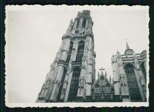 2x Foto Wehrmacht Antwerpen in Belgien Partie an der Kathedrale 1940-41