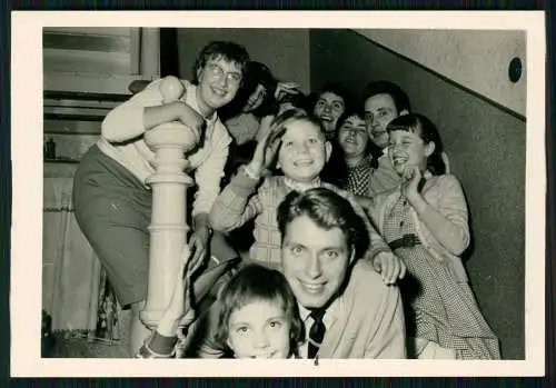 24x Foto Fröhliches Beisammensein Porträt einer Familie gemeinsames Leben Spaß..