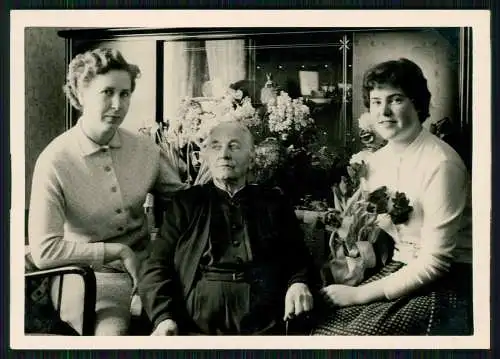 24x Foto Fröhliches Beisammensein Porträt einer Familie gemeinsames Leben Spaß..