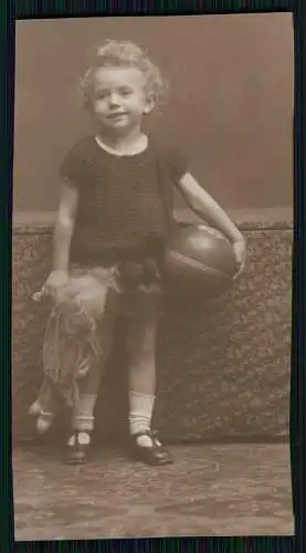 9x Foto Mädchen mit Puppen Spielzeug und andere Aufnahmen 1925-35