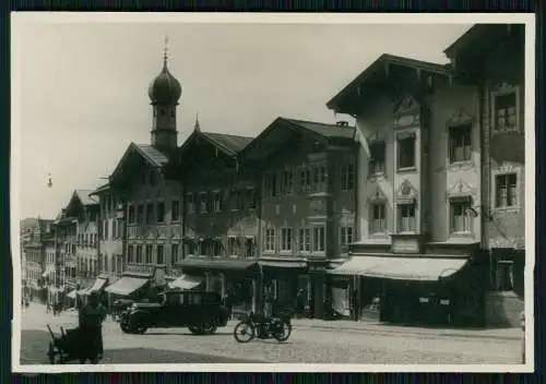 Foto Bad Tölz in Oberbayern, Marktstraße Auto Motorrad Geschäfte uvm. 1935