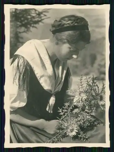 8x Foto der Schwarzwald Damen in Tracht Häuser uvm. diverse Ansichten 1936