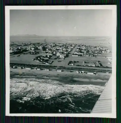 3x Foto Luftbild Fliegeraufnahme Stadt Ort an der Küste Südafrika Wo ?