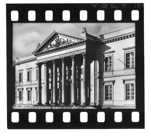 Altes Dia - Blick auf das Literaturhaus Frankfurt am Main