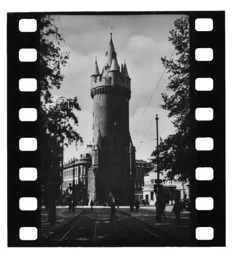 Altes Dia - Frankfurt am Main, Eschenheimer Turm Passanten