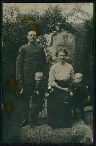 12x Foto und AK Auto Pkw Personen Portrait Gruppen Ansichten 1915-40