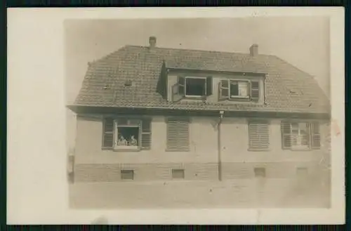 2x Foto AK Mülheim an der Ruhr Hausansicht Damen Soldat im Fenster 1921 gelaufen