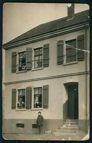 Foto AK Hausfront Dortmund Lindenhorst Eving Nummer 24 Peronen im Fenster 1910