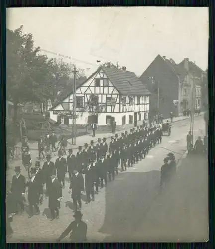 2x. Foto Schützenfest Umzug 1935 Werbung Kohlen Briketthandlung Peter Kops NRW