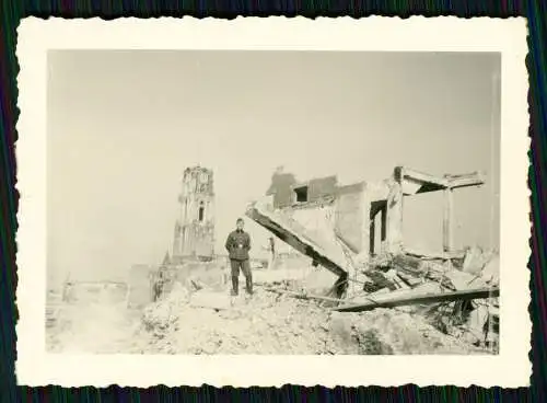 4x Foto Soldaten Wehrmacht in Belgien Frankreich Kriegszerstörungen 1940-41