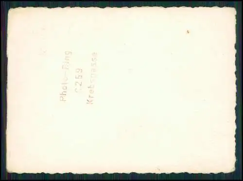 Foto Junger Mann mit Motorrad Krad