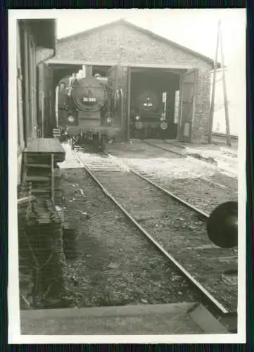 7x Foto Deutsche Eisenbahn Lokomotive Bahnhof Gleisanlagen uvm. aus der DDR Zeit