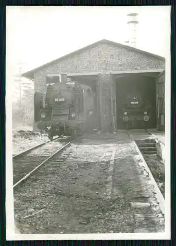 7x Foto Deutsche Eisenbahn Lokomotive Bahnhof Gleisanlagen uvm. aus der DDR Zeit