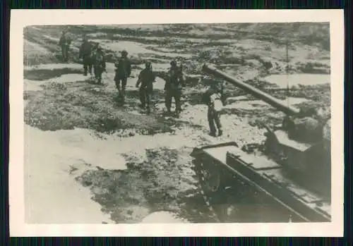 4x Foto Vormarsch mit Panzer Tank