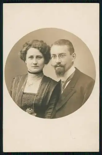 2x Foto AK feiner Herr mit Brille Schnurbart und Dame 1908 Karlsruhe gelaufen