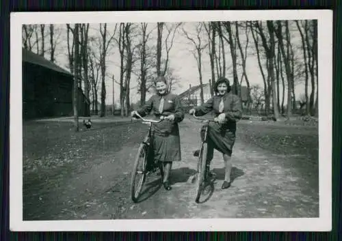 8x Foto Damen Mädchen mit Fahrräder Fahrrad 1925-50