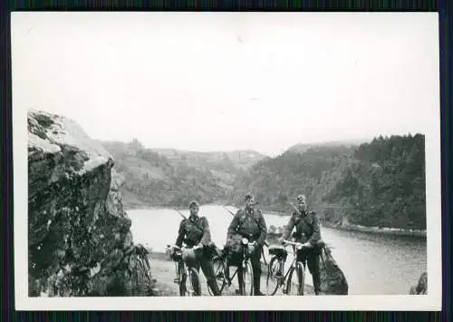 4x Foto Soldaten Wehrmacht mit Fahrrad in Belgien und andere