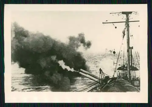 7x Foto 9 x 6 cm altes Papier nach 1945 - Marine Kriegsschiffe Gefecht ......