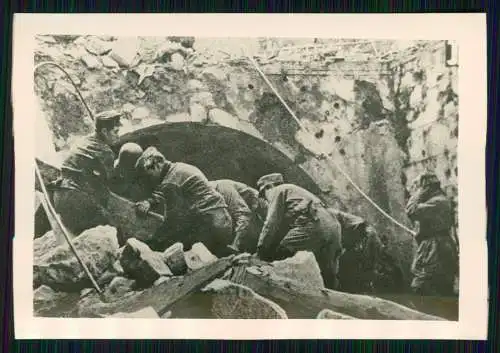 7x Foto 9 x 6 cm altes Papier nach 1945 Sdkfz Strolch Vormarsch Kriegszerstörung