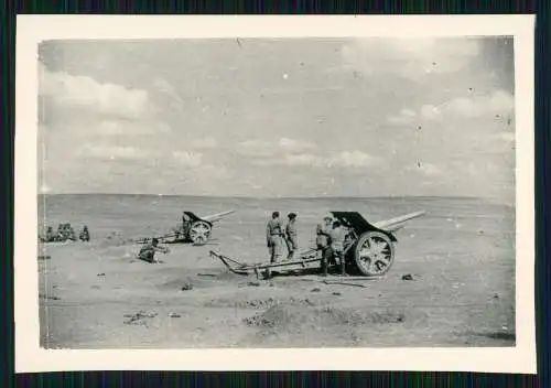 4x Foto 10,5 x 6,5cm - altes Papier nach 1945 - englische Soldaten Flak Geschütz
