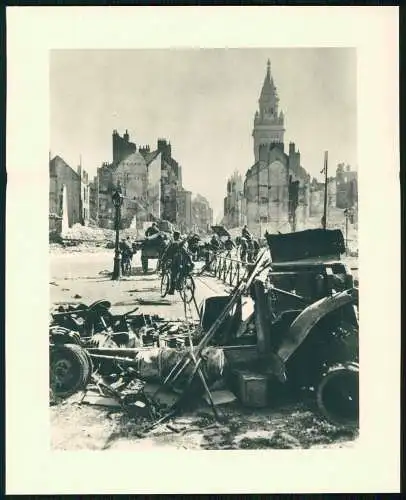 Original Druck 24x19 Karton - Wehrmacht Soldaten in Dünkirchen Dunkerque Ruinen