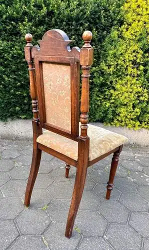 Orig. Tisch Gründerzeit ca. 1880 und 2x dazugehöriger Muschel-Stuhl gleiche Zeit