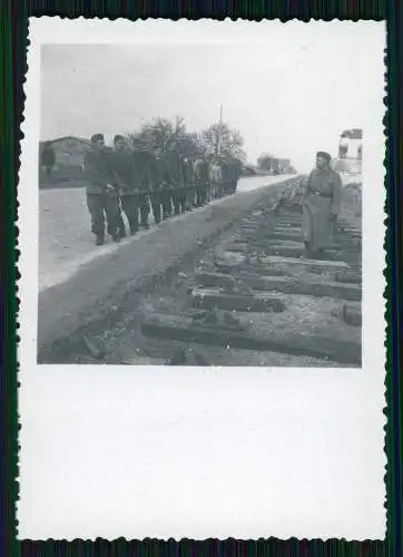 3x Foto Soldaten Wehrmacht in Cognac Charente - beim Schienenbau zum Flughafen