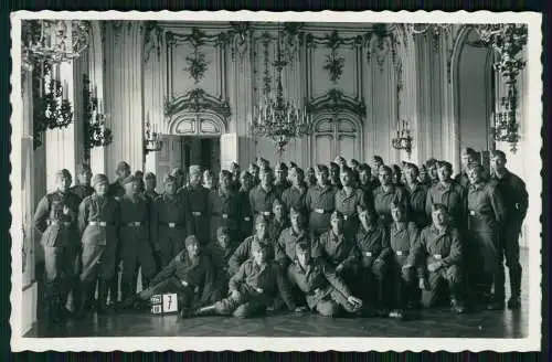 Foto AK Soldaten Wehrmacht Luftwaffe WIEN Schloß Schönbrunn 1940 castle castello