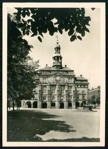 Foto AK - LÜNEBURG RATHAUS - Die Fassade am Markt mit Brunnen
