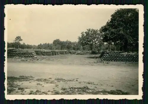 2x Foto Beute Flugzeug Aircraft Bomben Frankreich - Soldaten Wehrmacht 1940-41