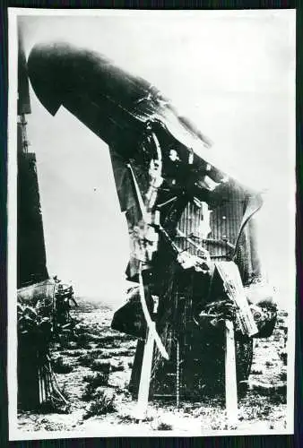 5x Repro Foto Flugzeug Aircraft zerstört Bruch am Boden