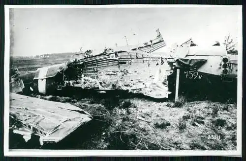 6x Repro Foto Flugzeug Aircraft zerstört Bruch am Boden