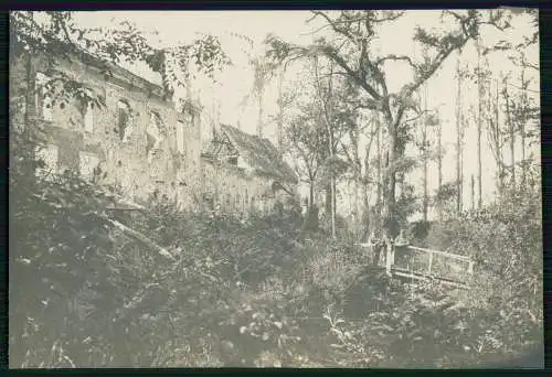 Foto 17x12cm 1. WK Kriegszerstörung Schloß Le Brügge ? deutsche Soldaten 1916
