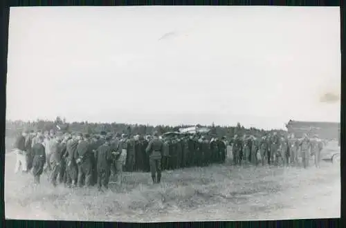 4x Foto 17x10cm - nach 1945 Wehrmacht Flugzeug Messerschmitt Me 410 ? und andere