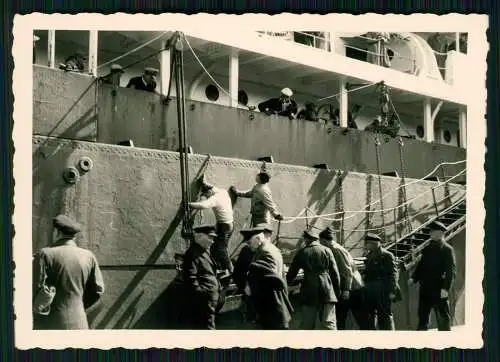 3x Foto - Fähre mit viele Autos auf und unter Deck - Bremen im Hafen Weser