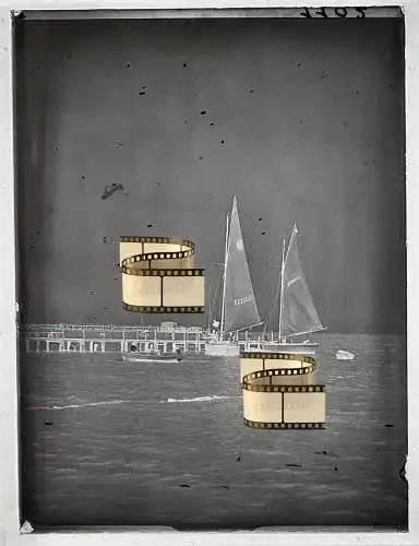 Orig. Fotoplatte Negativplatte Glas 1937 Segelboote Brücke uvm Grömitz Kiel 12x9