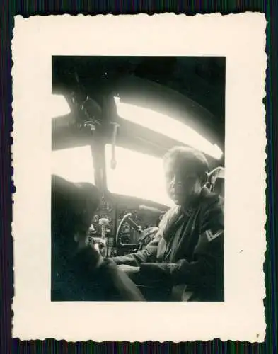 Foto - Soldat Wehrmacht - Deutsche Luftwaffe Pilot in Kanzel Cockpit Flieger