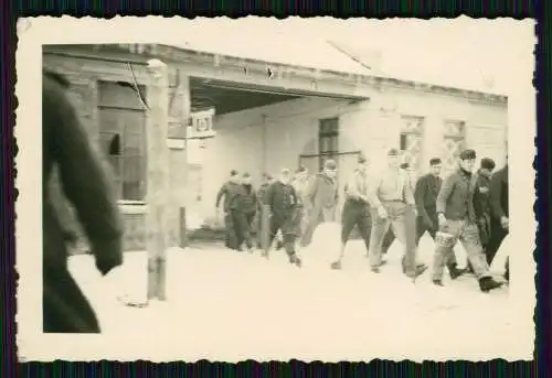 11x Foto - Soldaten Wehrmacht 1942 - in Stalino Donetsk Ukraine USSR CCCP 08