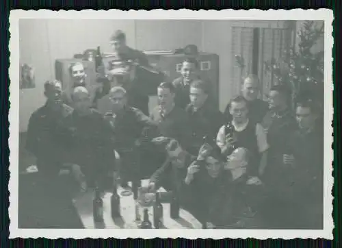 7x Foto - Wehrmacht Soldaten in Norwegen - Quartier Weihnachten .......