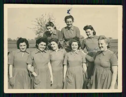 Foto - Weiblich RAD kräftige Damen junge Frauen - Arbeitskleidung lustige Truppe
