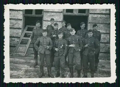 2x Foto - Wehrmacht Soldaten - Präsentieren Gewehr Karabiner Ostfront