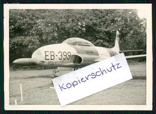Foto Lockheed T-33 T-Bird ein strahliges Flugzeug US Hersteller Lockheed EB-399