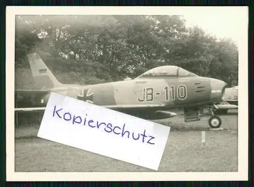 Foto - North American F-86 Sabre - Abfangjagdflugzeug der Luftwaffe - JB - 110