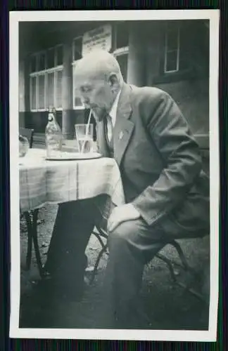 8x Foto - älterer feiner Mann mit Fahrrad - Radfahrer 1934 Rückseite Text Handsc