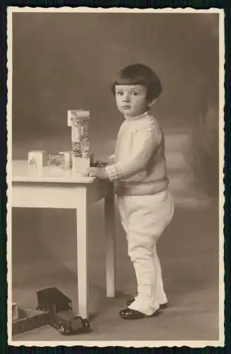 12x Echt Foto u. AK - kleine Mädchen Kinder mit Puppen Spielzeug uvm. - 1930-50