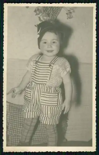 12x Echt Foto u. AK - Portrait Mädchen Kinder junge Damen - 1930-50