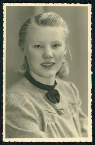 12x Echt Foto u. AK - Portrait Mädchen Kinder junge Damen - 1930-50