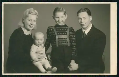 11x Echt Foto u. AK - Mädchen Jungs Mutter mit Kinder .... - 1920-45