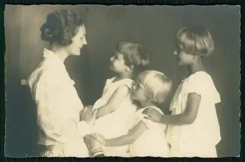 12x Echt Foto u. AK - Mädchen Jungs Mutter mit Kinder ..... - 1920-50
